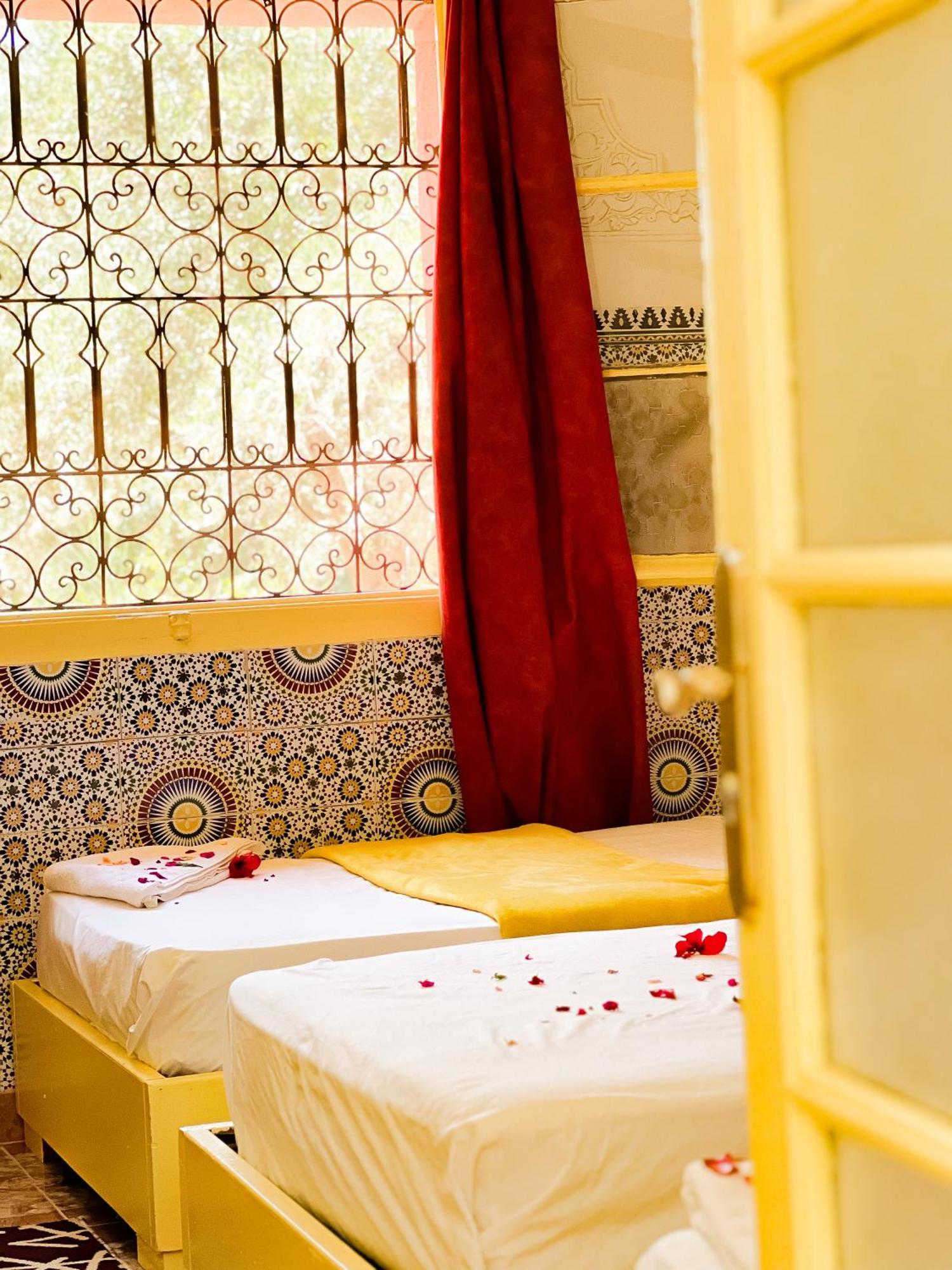 Guest House Qodwa Sidi Abdallah Ghiat ภายนอก รูปภาพ