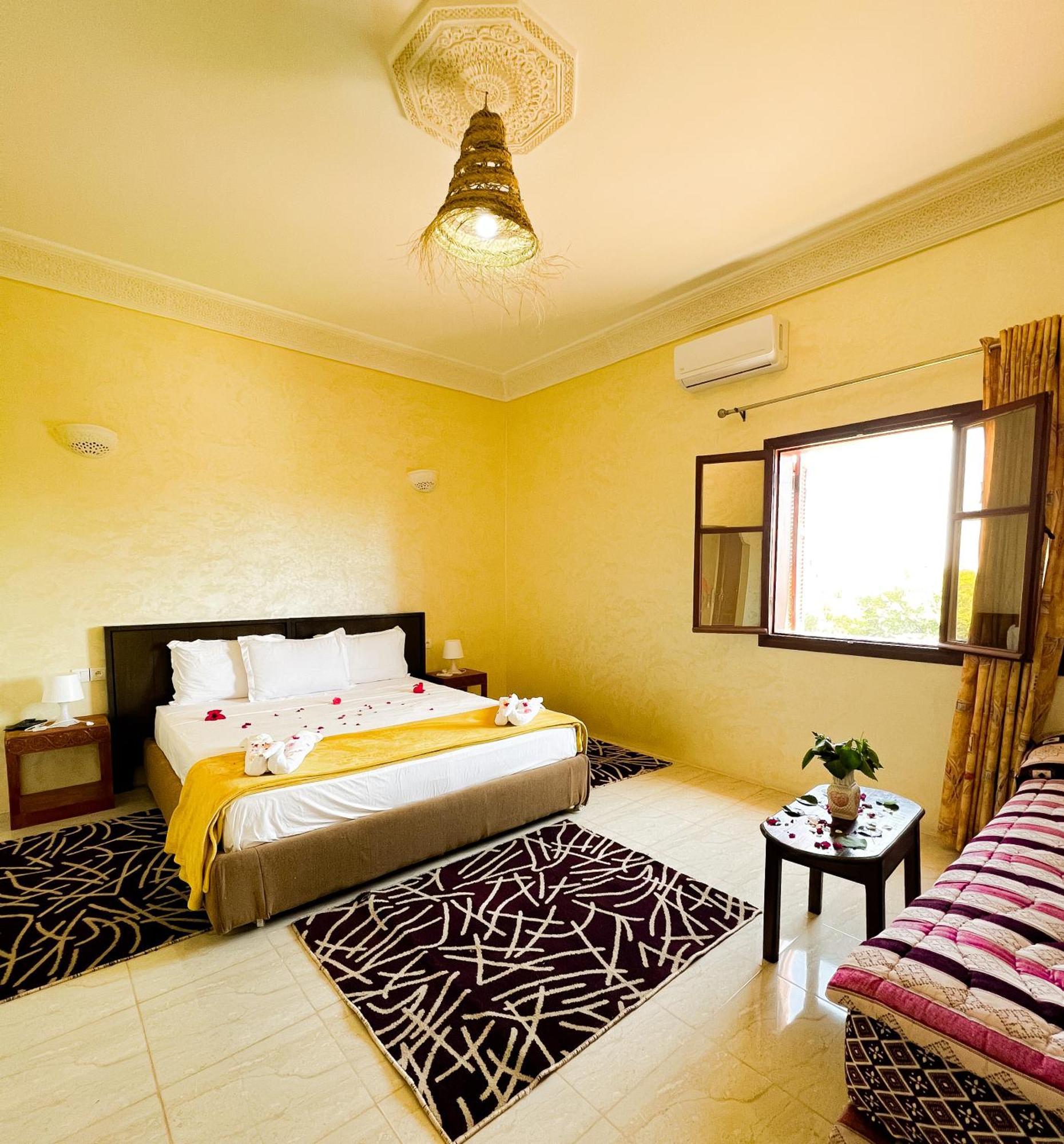 Guest House Qodwa Sidi Abdallah Ghiat ภายนอก รูปภาพ
