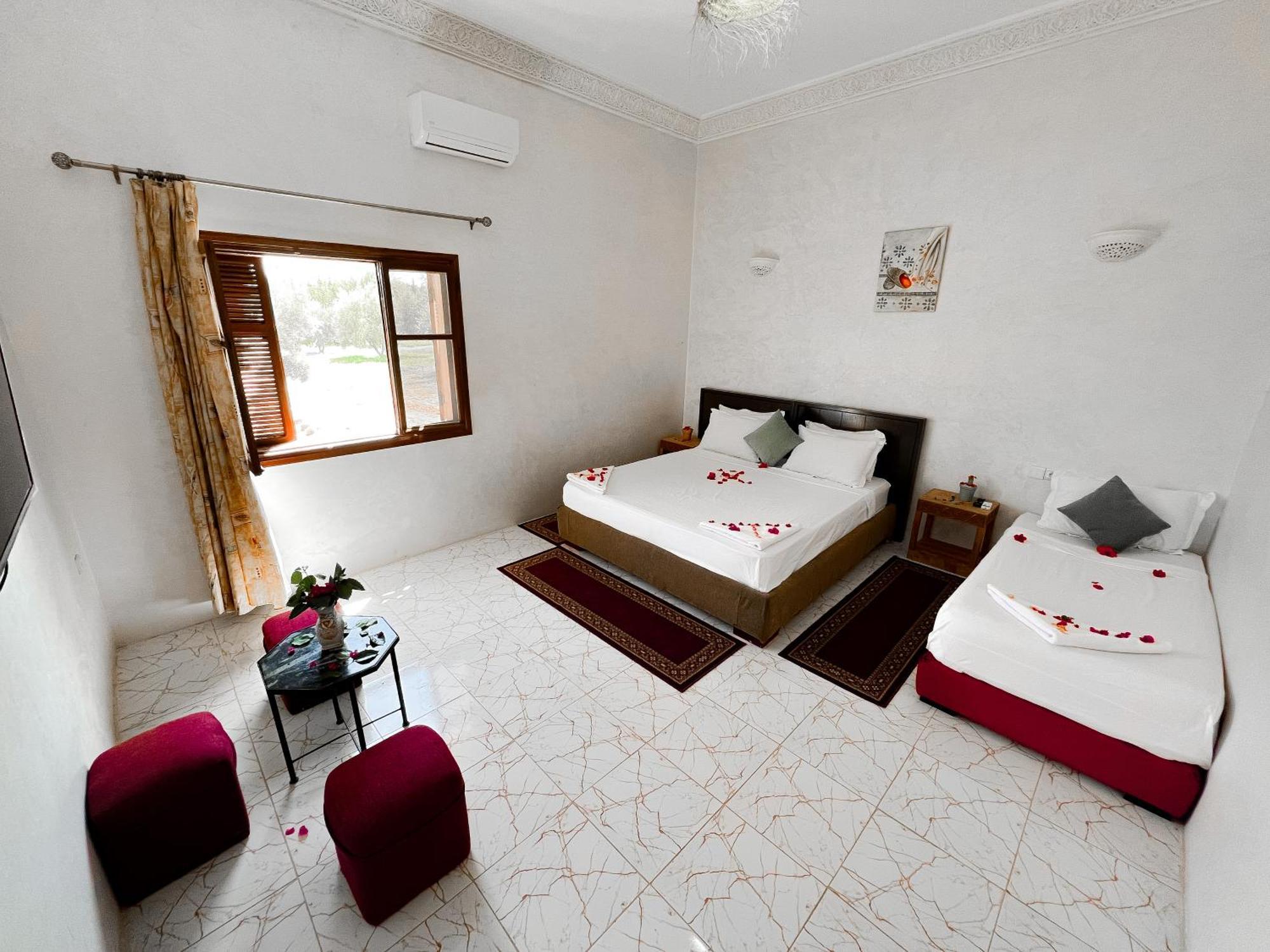 Guest House Qodwa Sidi Abdallah Ghiat ภายนอก รูปภาพ